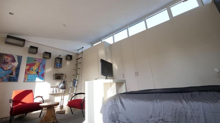 Modern Genieten In Oud Binnenstadspand 아메르스포르트 외부 사진