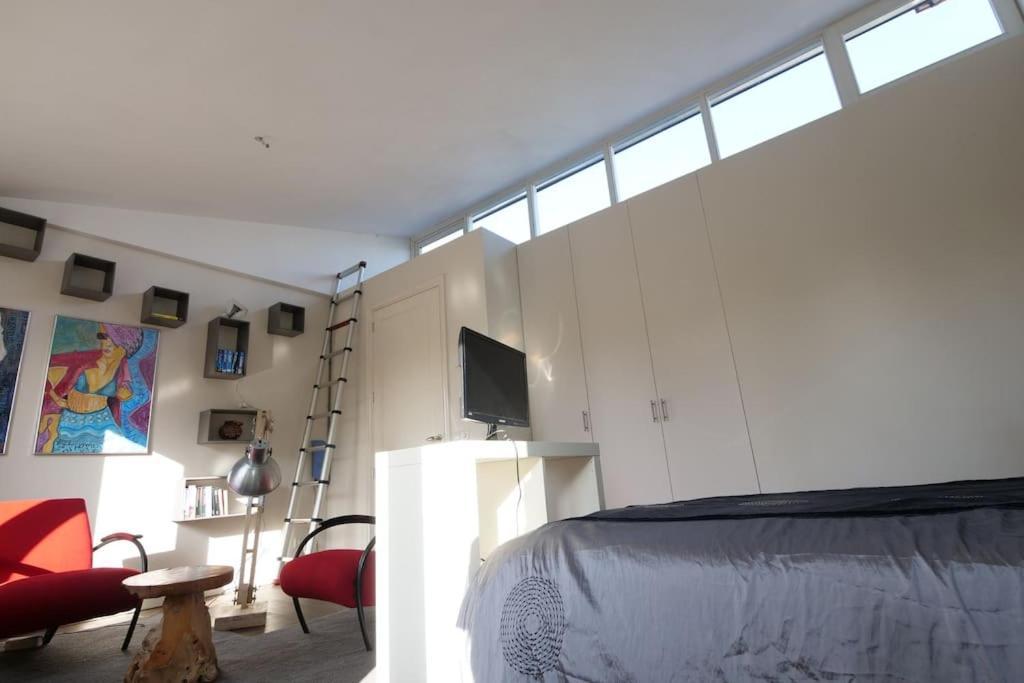 Modern Genieten In Oud Binnenstadspand 아메르스포르트 외부 사진